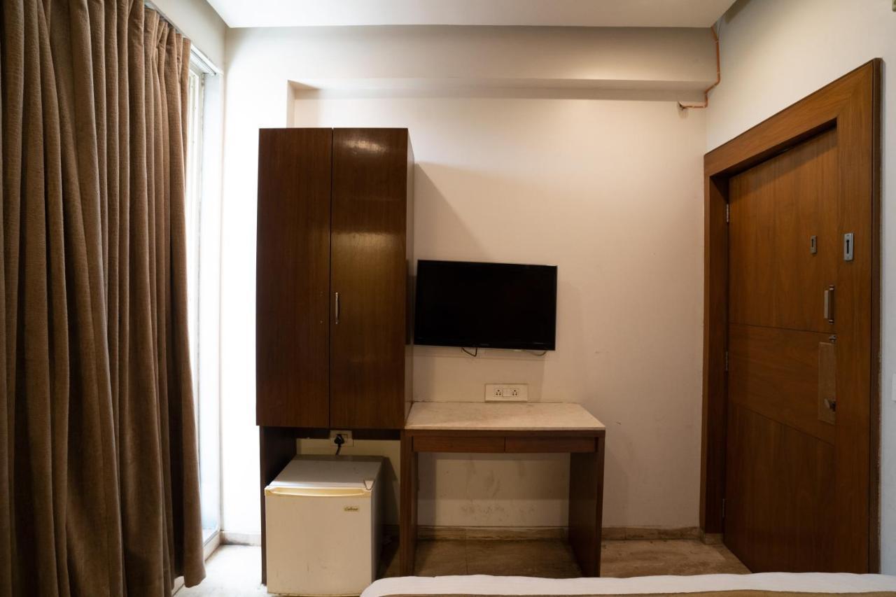 Hotel Kyra Airport Ahmedabad Exterior photo