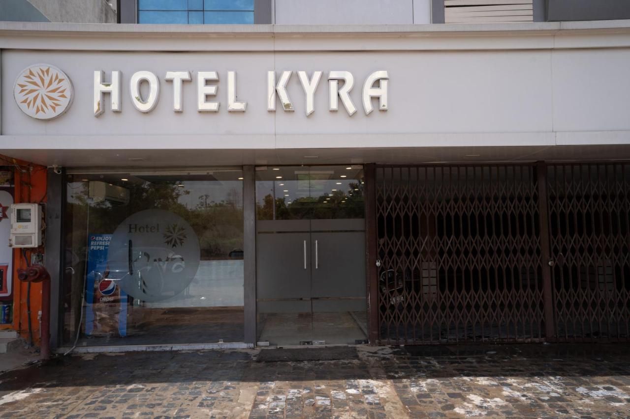 Hotel Kyra Airport Ahmedabad Exterior photo